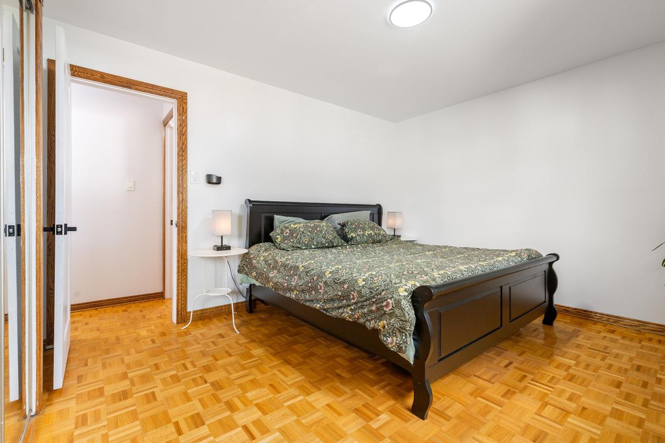 Primary bedroom - 3370 Rue De L'Université, Longueuil (Saint-Hubert), QC - Indoor Photo Showing Bedroom