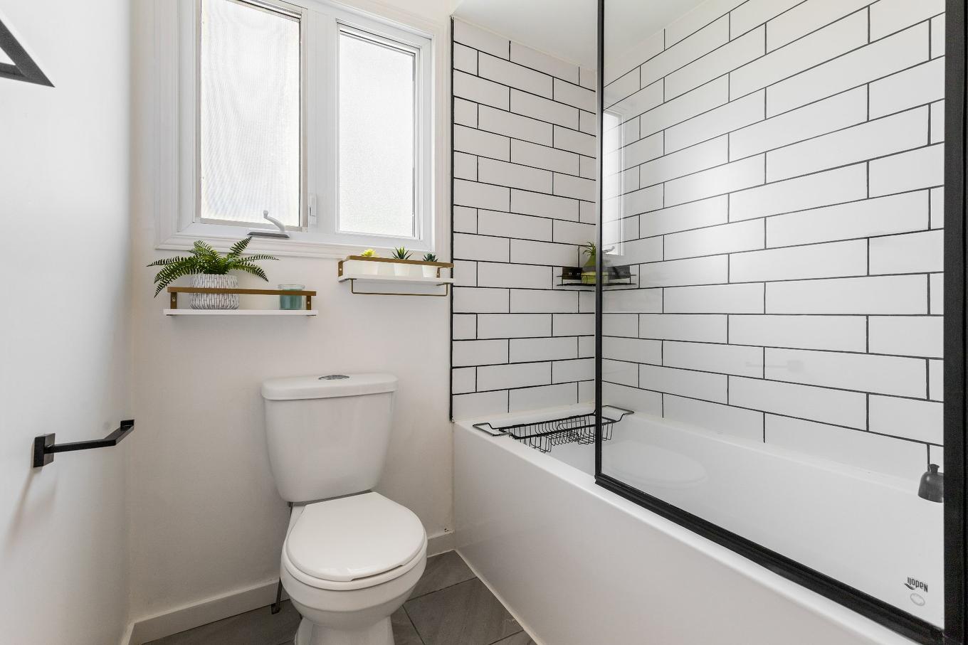 Bathroom - 3370 Rue De L'Université, Longueuil (Saint-Hubert), QC - Indoor Photo Showing Bathroom