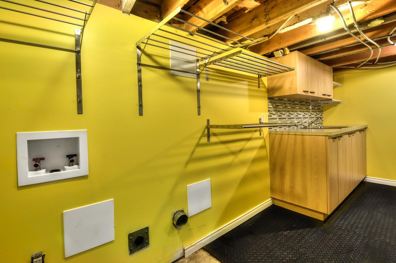 Laundry room - 128 Rue Mackenzie-King, Saint-Jean-Sur-Richelieu, QC - Indoor Photo Showing Basement