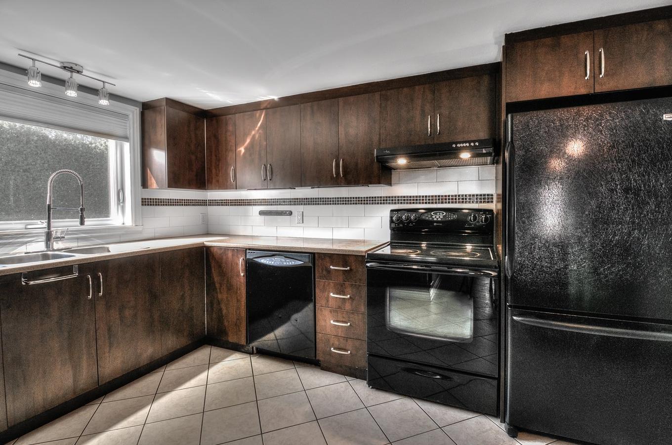 Kitchen - 128 Rue Mackenzie-King, Saint-Jean-Sur-Richelieu, QC - Indoor Photo Showing Kitchen