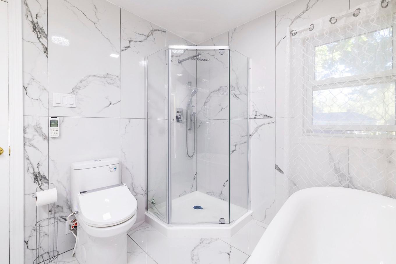 Salle de bains attenante à la CCP - 533 Boul. Beaconsfield, Beaconsfield, QC - Indoor Photo Showing Bathroom