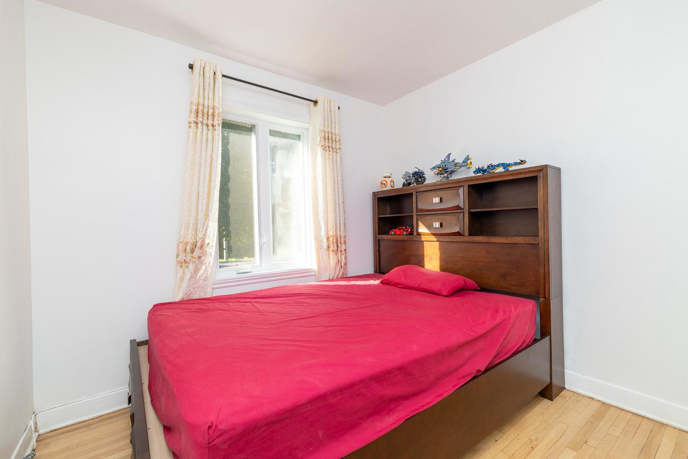 Chambre à coucher - 533 Boul. Beaconsfield, Beaconsfield, QC - Indoor Photo Showing Bedroom