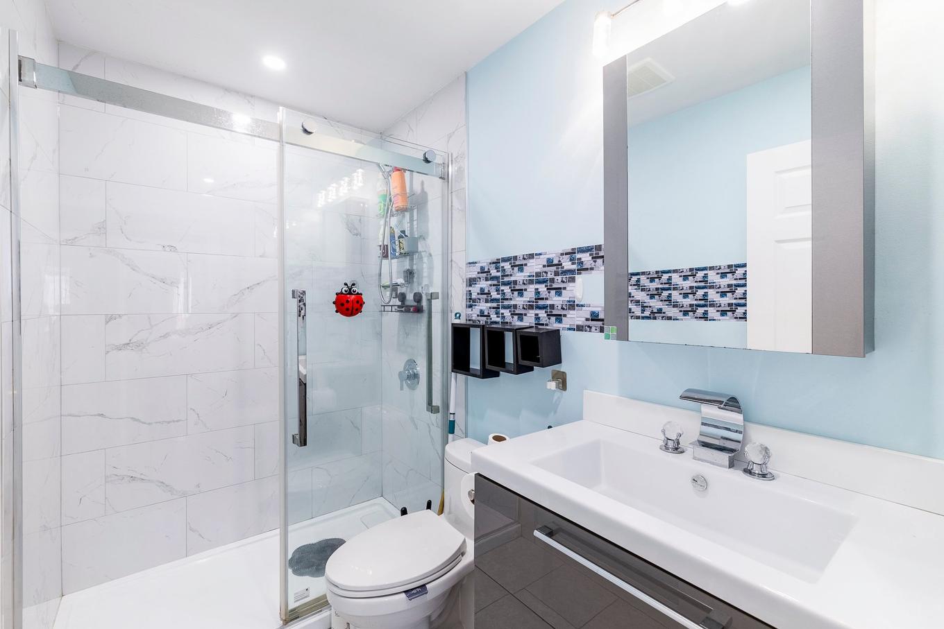 Salle de bains - 533 Boul. Beaconsfield, Beaconsfield, QC - Indoor Photo Showing Bathroom