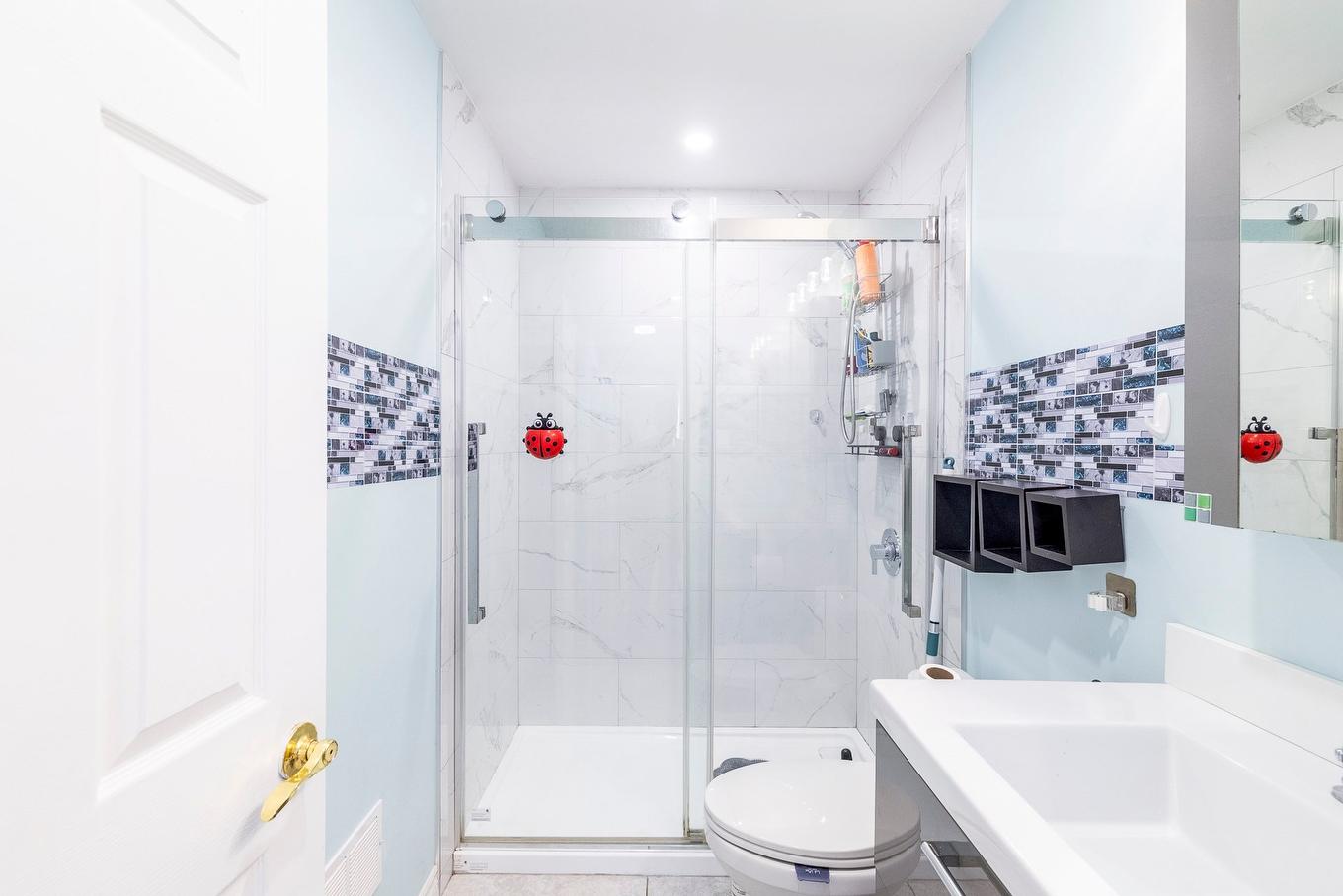 Salle de bains - 533 Boul. Beaconsfield, Beaconsfield, QC - Indoor Photo Showing Bathroom