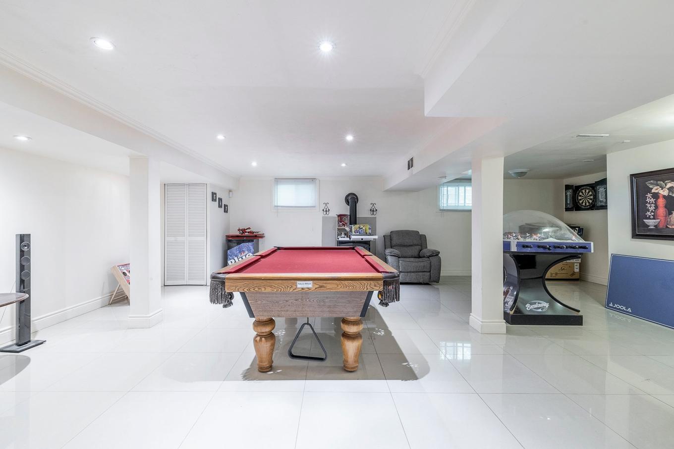 Salle de jeux - 533 Boul. Beaconsfield, Beaconsfield, QC - Indoor Photo Showing Other Room