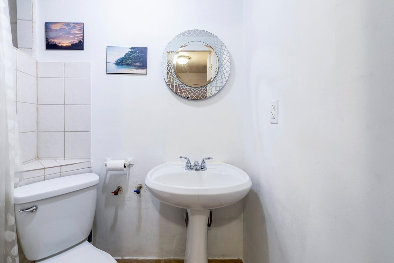 Salle de bains - 533 Boul. Beaconsfield, Beaconsfield, QC - Indoor Photo Showing Bathroom