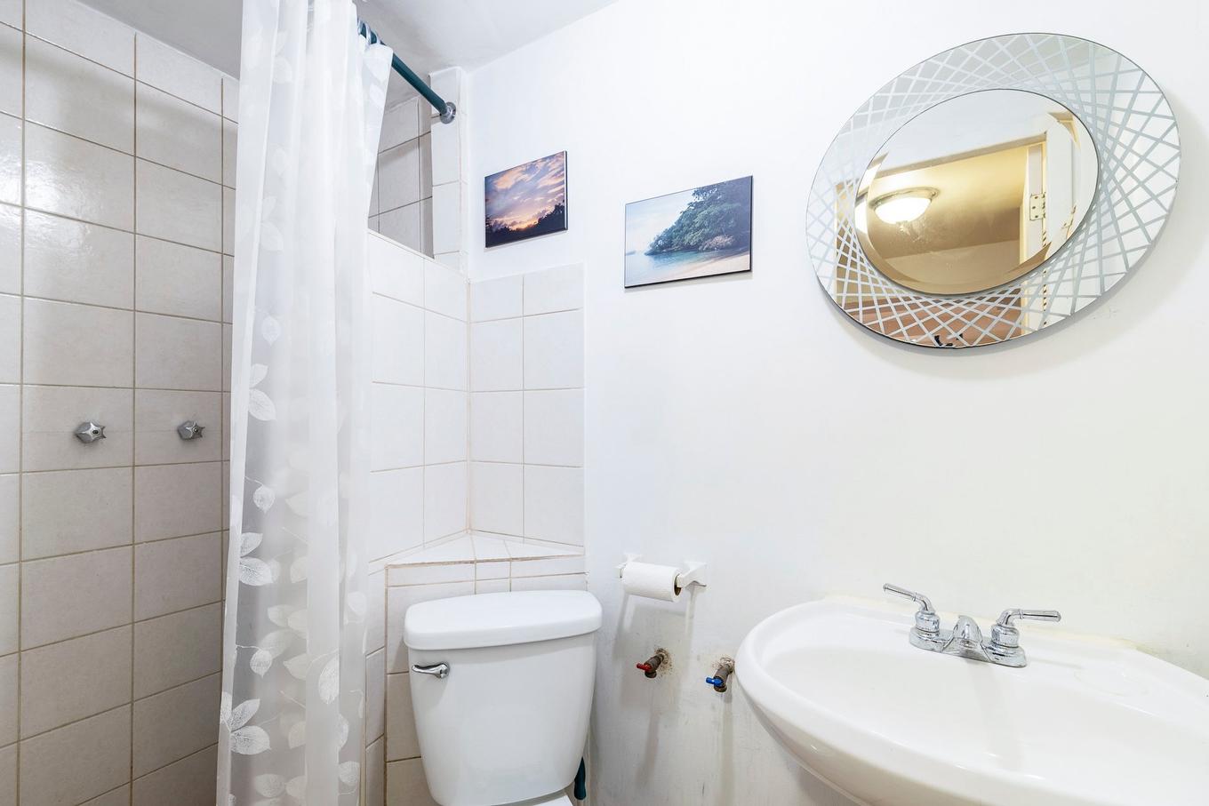 Salle de bains - 533 Boul. Beaconsfield, Beaconsfield, QC - Indoor Photo Showing Bathroom