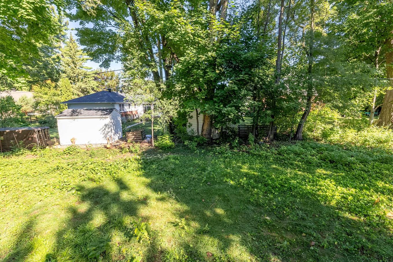 Cour - 533 Boul. Beaconsfield, Beaconsfield, QC - Outdoor