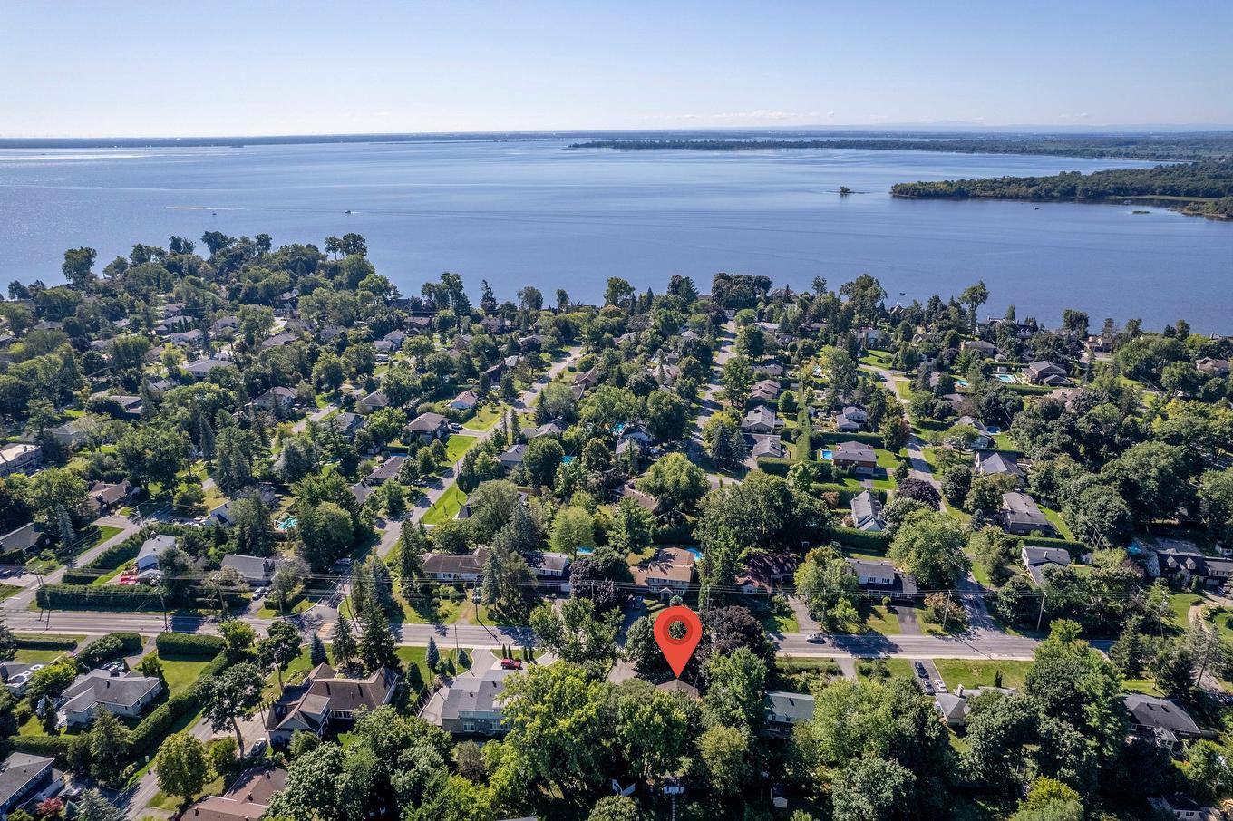 Vue d'ensemble - 533 Boul. Beaconsfield, Beaconsfield, QC - Outdoor With Body Of Water With View