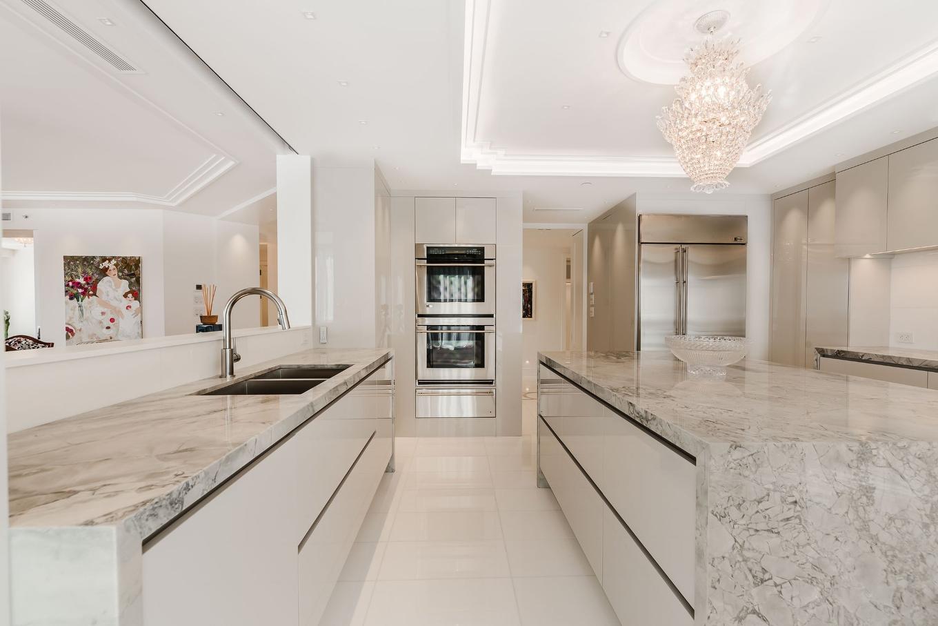 Cuisine - 15-A-3430 Rue Peel, Montréal (Ville-Marie), QC - Indoor Photo Showing Kitchen With Double Sink With Upgraded Kitchen