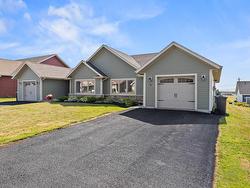 38 Parkman Drive  East Royalty, PE C1C 0T4