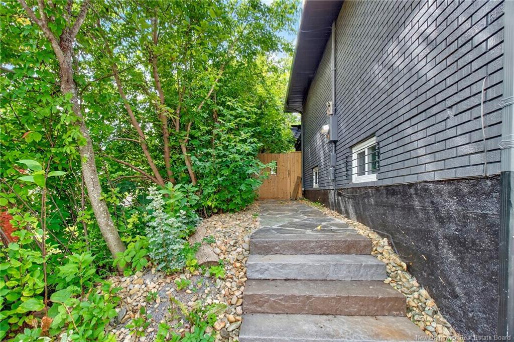 64 Athlone Ave, Moncton, NB