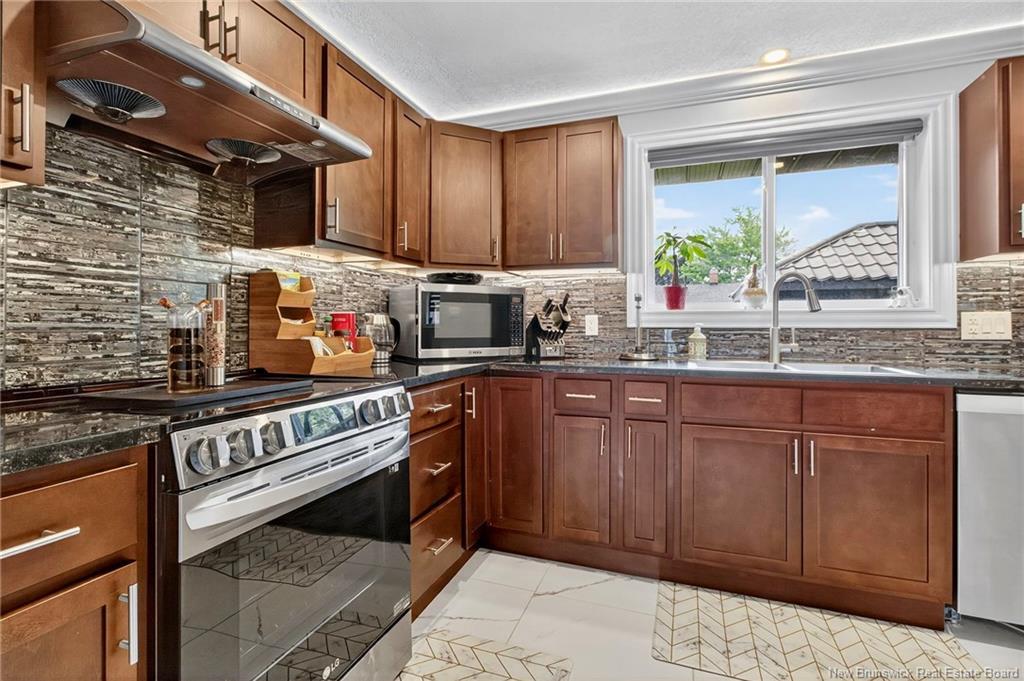 64 Athlone Ave, Moncton, NB