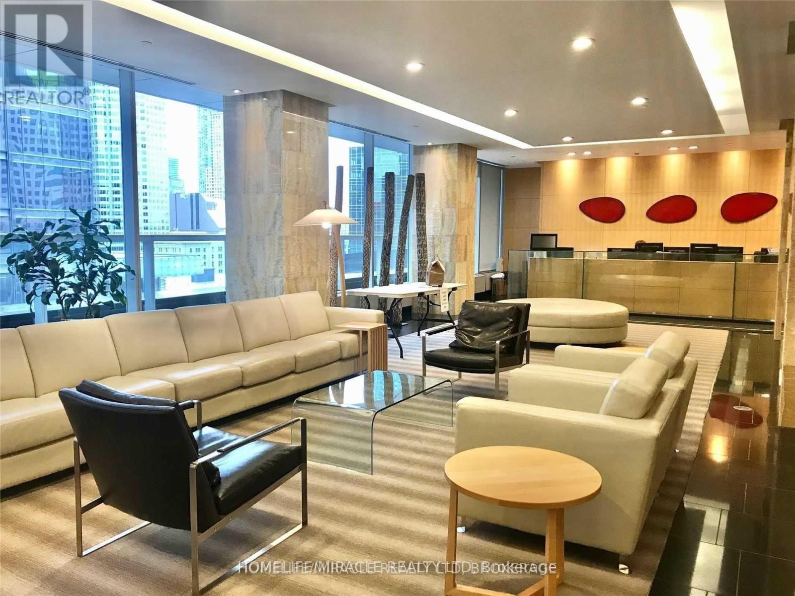 4901 - 65 Bremner Boulevard, Toronto, ON - Indoor Photo Showing Living Room