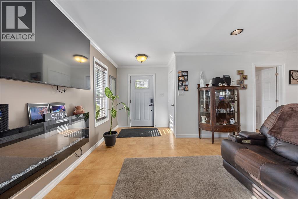 452 Maude Street, Petrolia, ON - Indoor