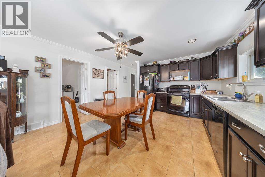 452 Maude Street, Petrolia, ON - Indoor