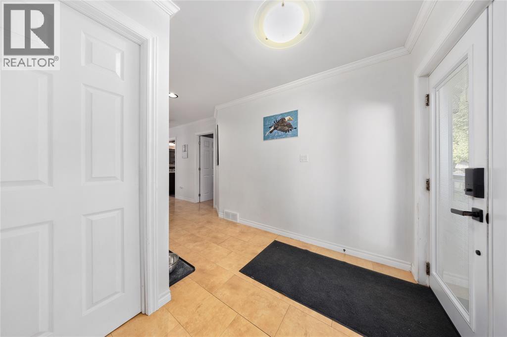 452 Maude Street, Petrolia, ON - Indoor Photo Showing Other Room