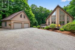 28 BIG TREE CIRCLE Mulmur, ON L9V 3M3