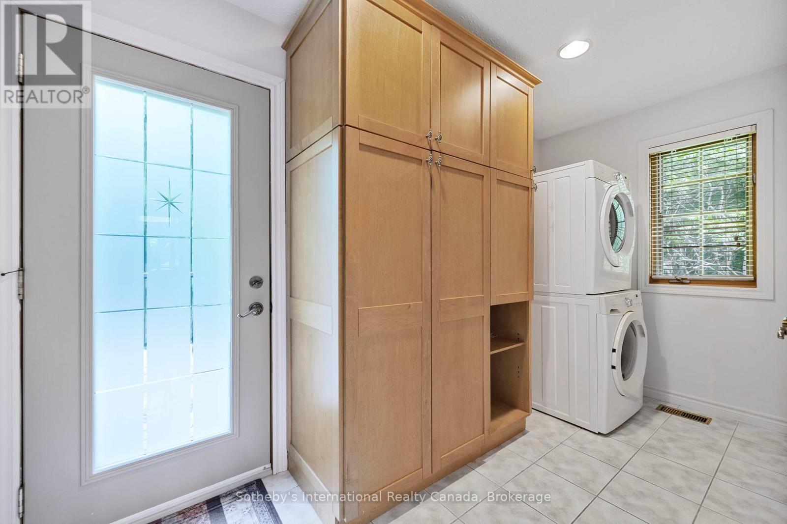 28 Big Tree Circle, Mulmur, ON - Indoor Photo Showing Laundry Room