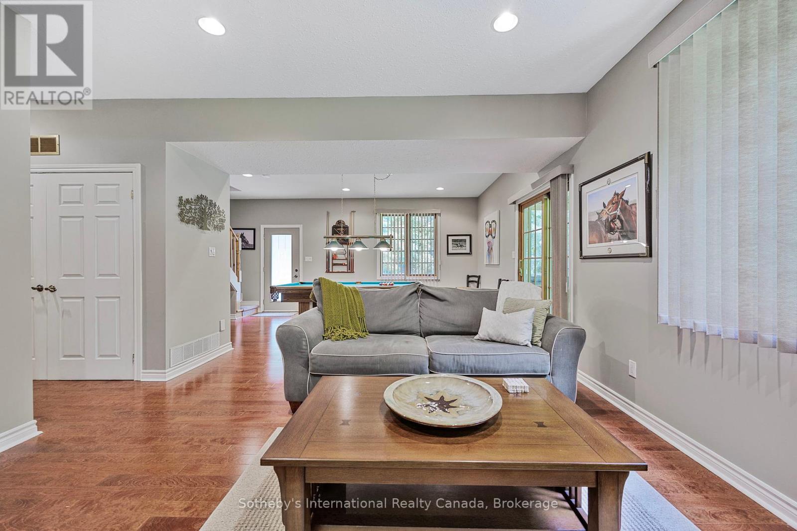 28 Big Tree Circle, Mulmur, ON - Indoor Photo Showing Living Room