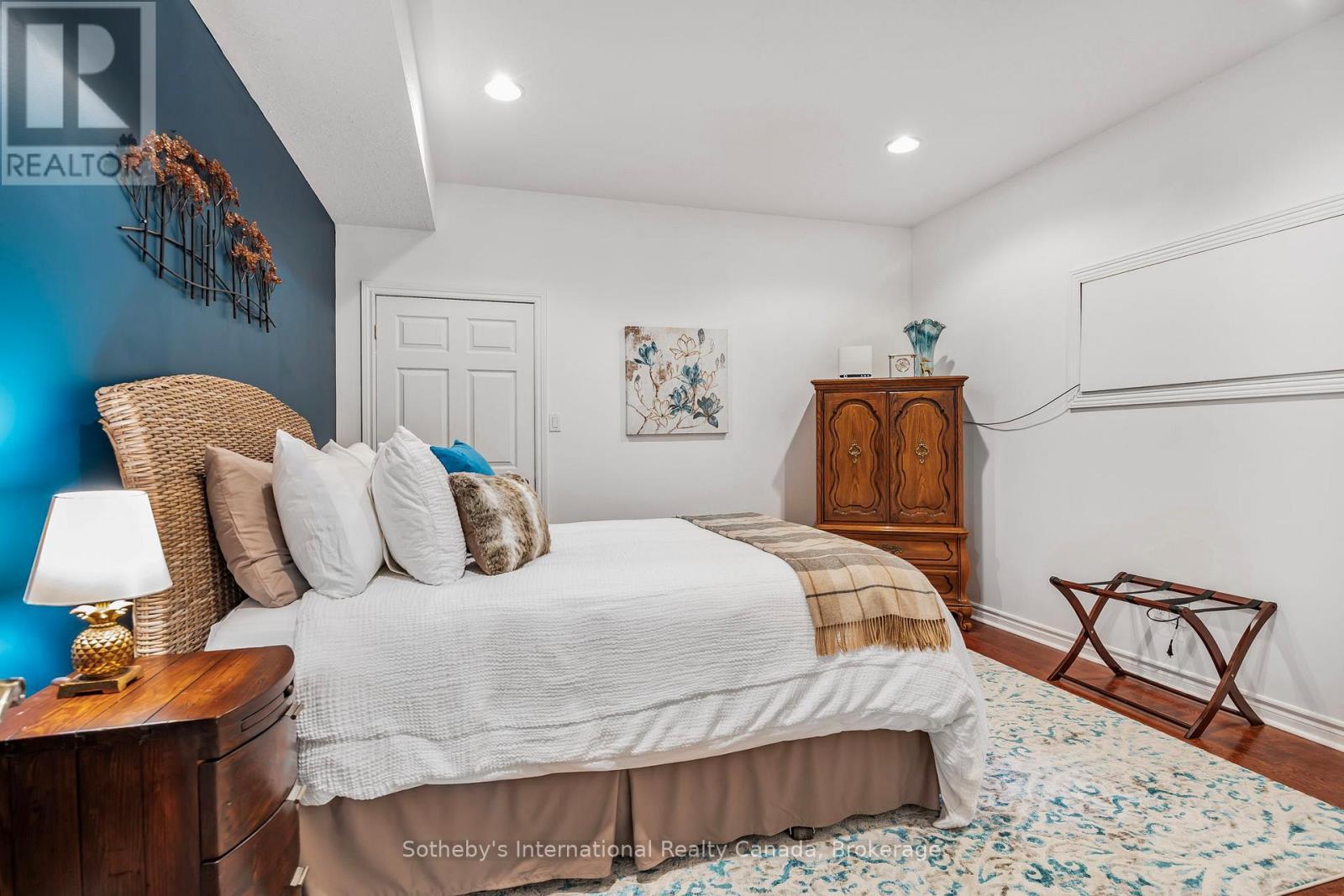 28 Big Tree Circle, Mulmur, ON - Indoor Photo Showing Bedroom