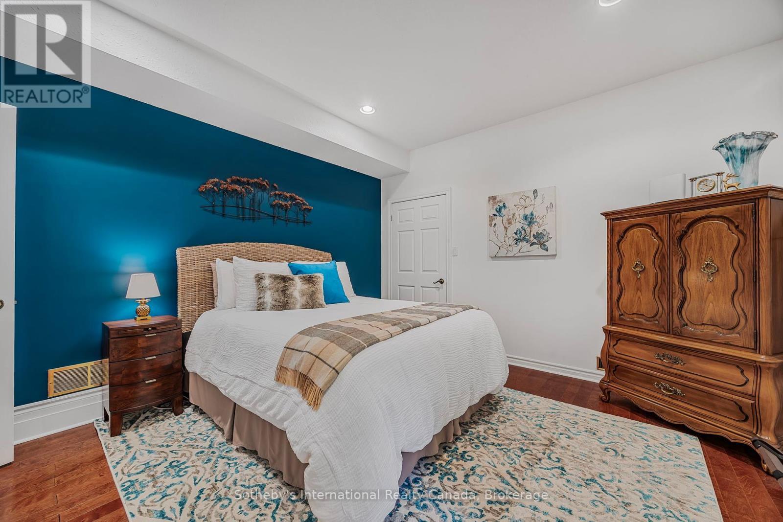 28 Big Tree Circle, Mulmur, ON - Indoor Photo Showing Bedroom