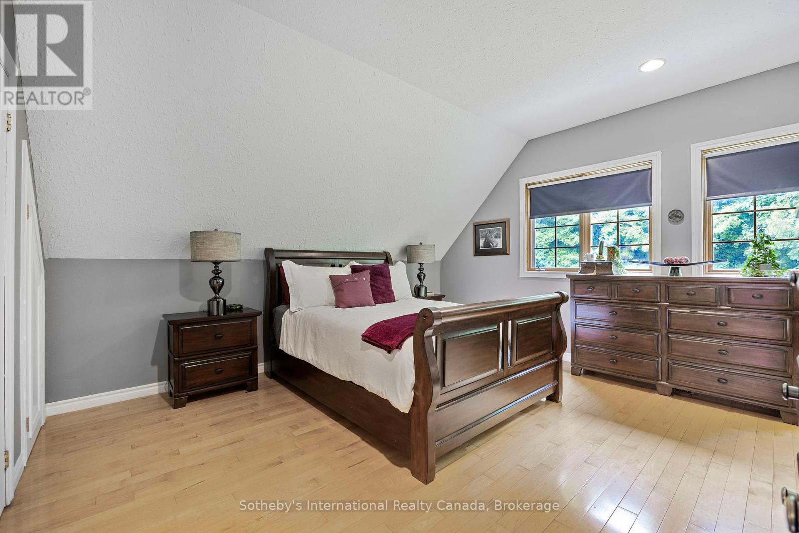 28 Big Tree Circle, Mulmur, ON - Indoor Photo Showing Bedroom