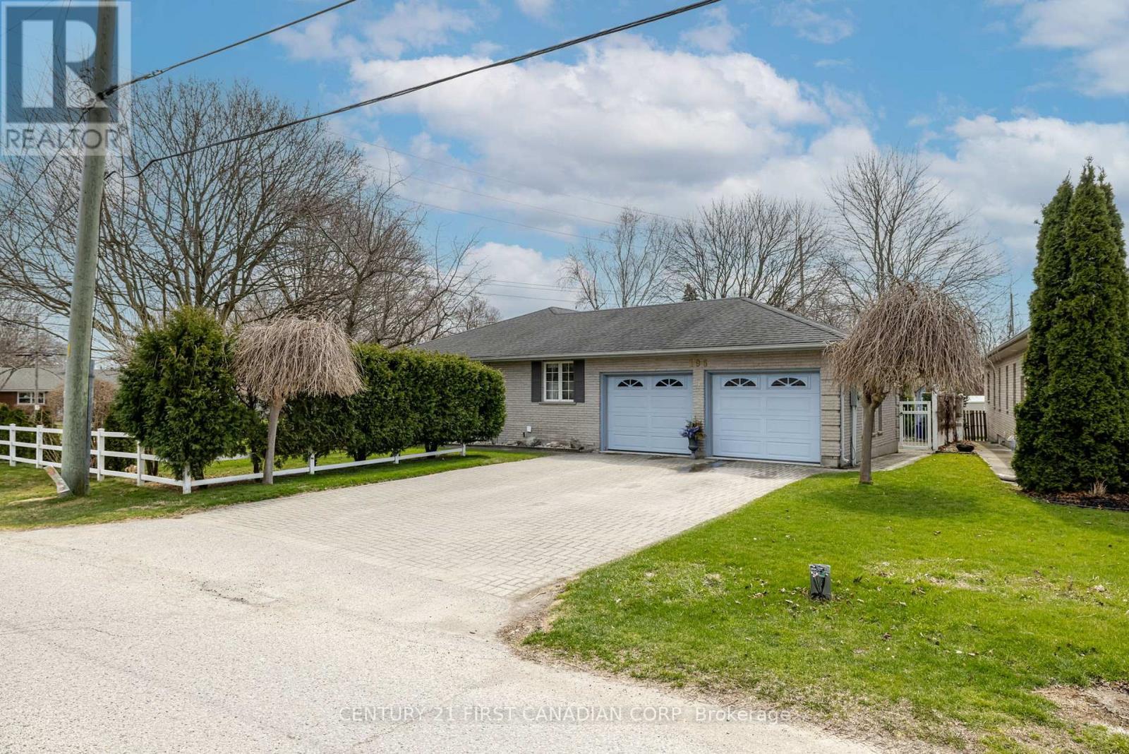 196 Hull Road, Strathroy-Caradoc (Ne), ON - Outdoor
