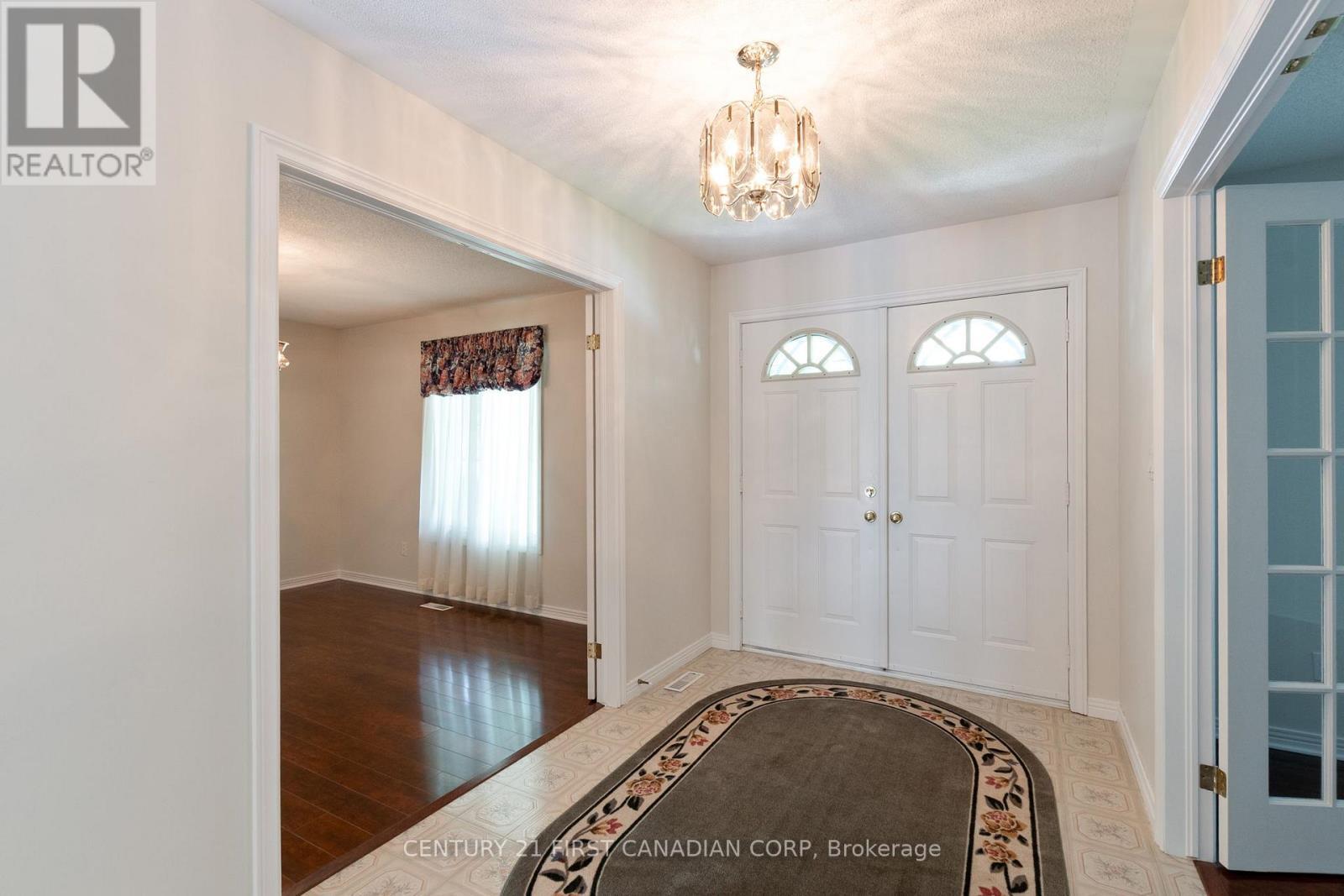 196 Hull Road, Strathroy-Caradoc (Ne), ON - Indoor Photo Showing Other Room