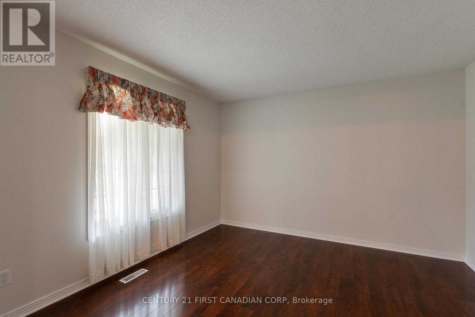 196 Hull Road, Strathroy-Caradoc (Ne), ON - Indoor Photo Showing Other Room