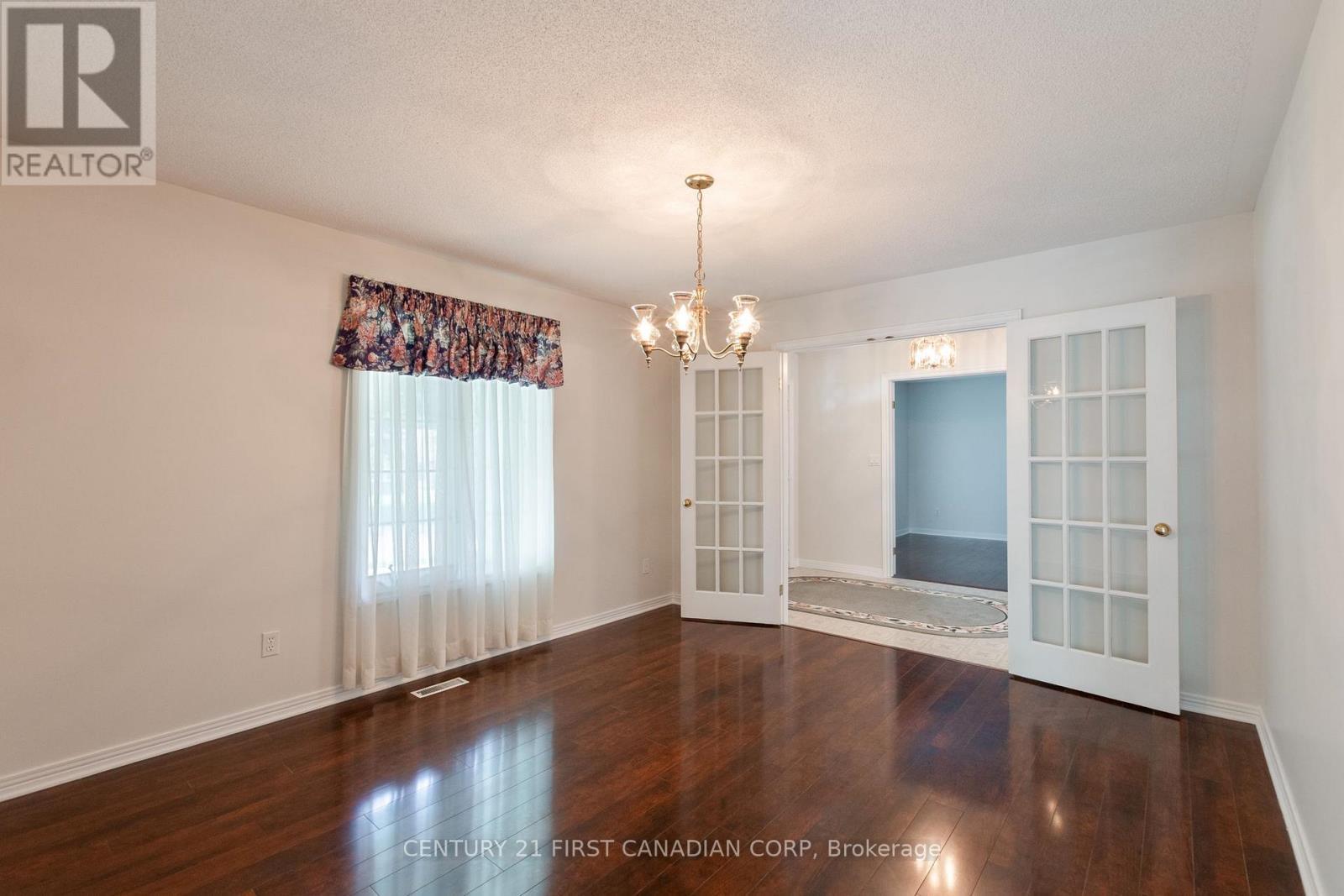 196 Hull Road, Strathroy-Caradoc (Ne), ON - Indoor Photo Showing Other Room