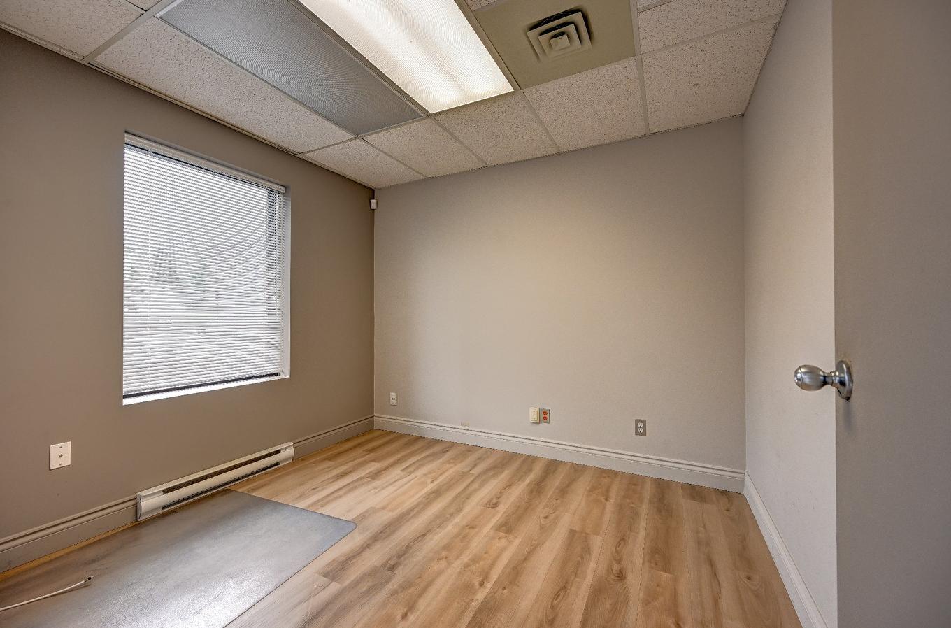 Autre - 532 - 536 Rue De La Madone, Mont-Laurier, QC - Indoor Photo Showing Other Room