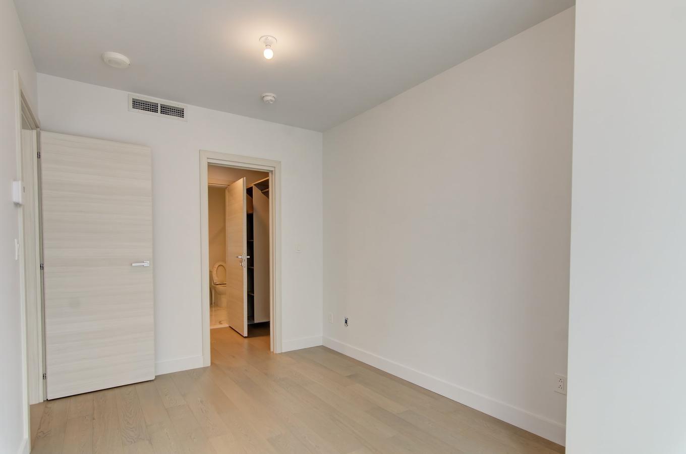 Bedroom - 1608-1400 Boul. René-Lévesque O., Montréal (Ville-Marie), QC - Indoor Photo Showing Other Room