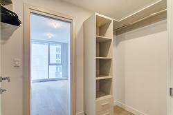 Walk-in closet -