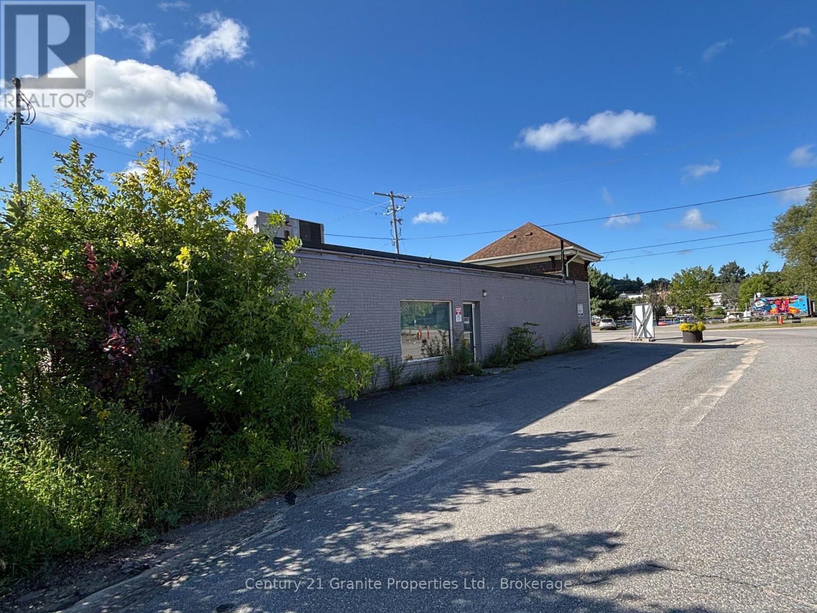 18 John Street, Huntsville (Chaffey), ON