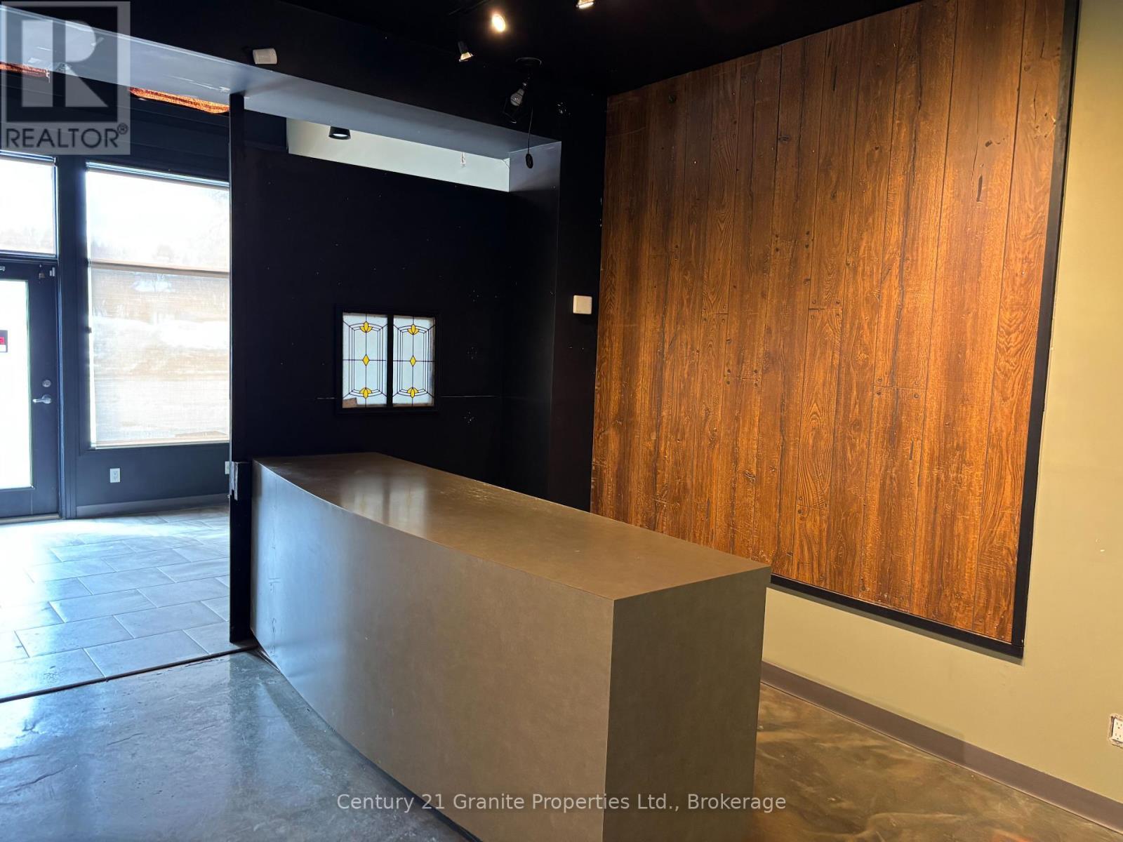 18 John Street, Huntsville (Chaffey), ON