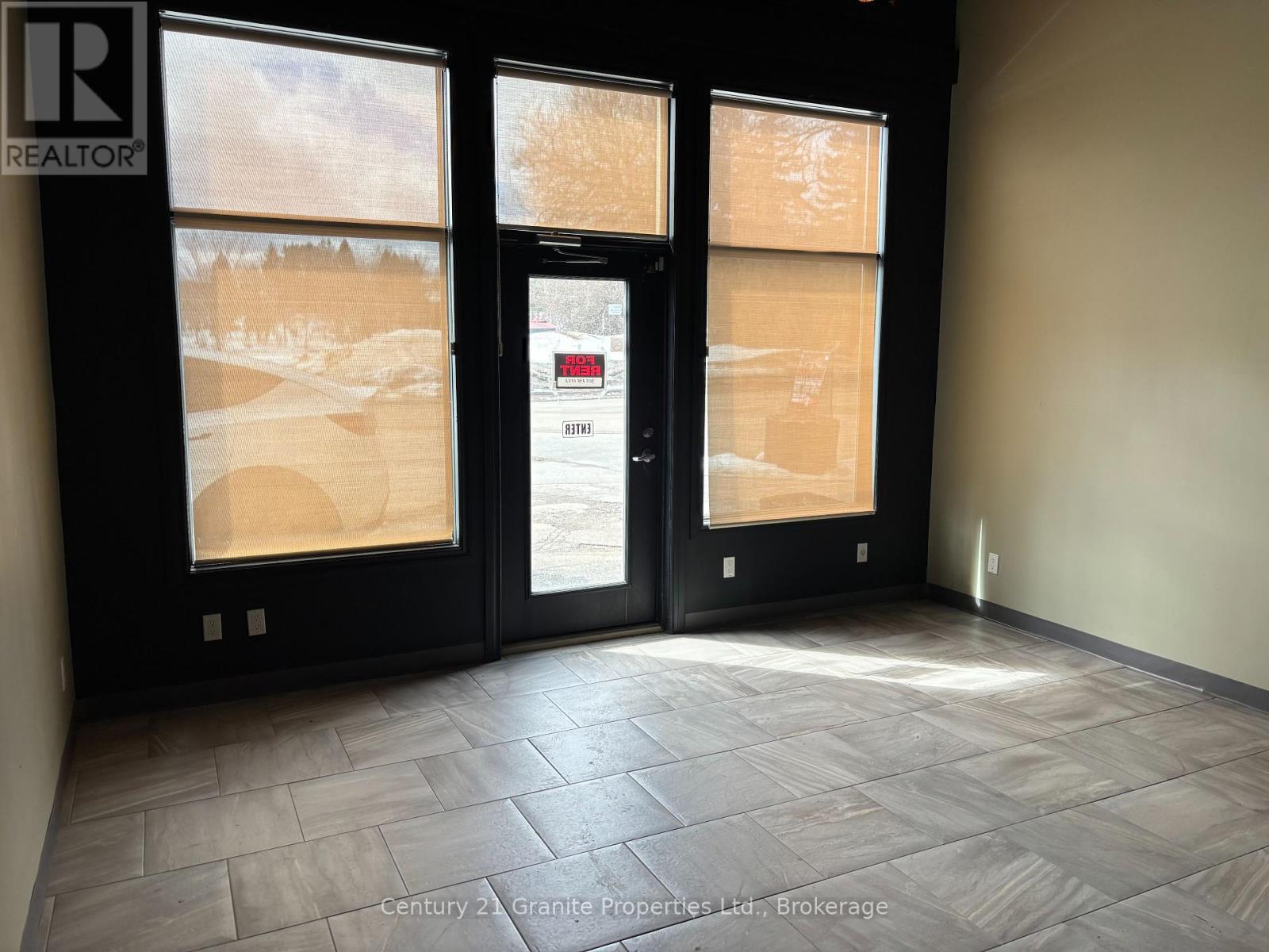 18 John Street, Huntsville (Chaffey), ON