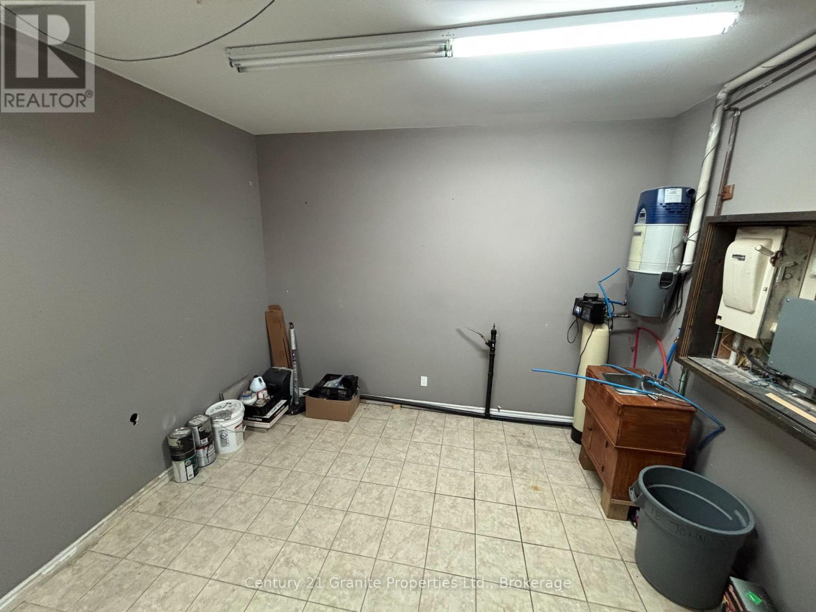 18 John Street, Huntsville (Chaffey), ON