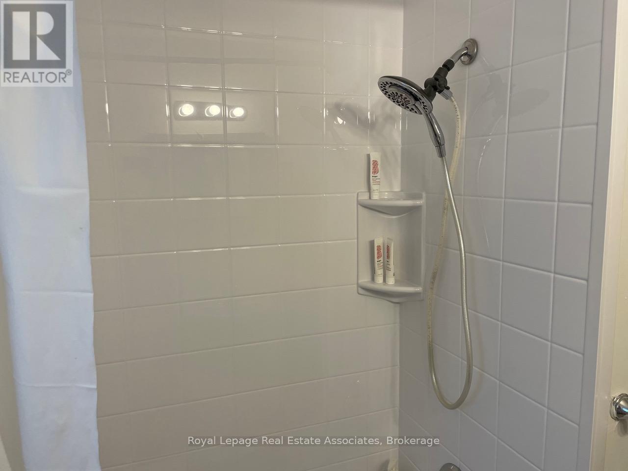 43 Broadview Avenue, Mississauga, ON - Indoor Photo Showing Bathroom