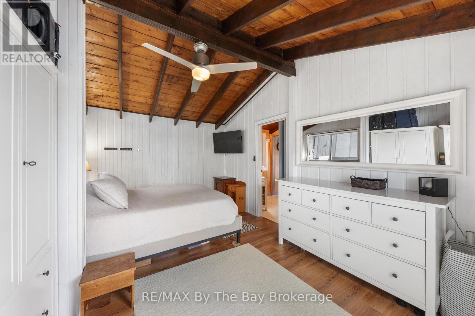 18588 Georgian Bay Shore, Georgian Bay (Gibson), ON - Indoor Photo Showing Bedroom