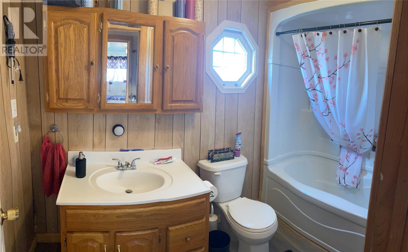 11 Little Port Harmon Road, Stephenville, NL - Indoor Photo Showing Bathroom