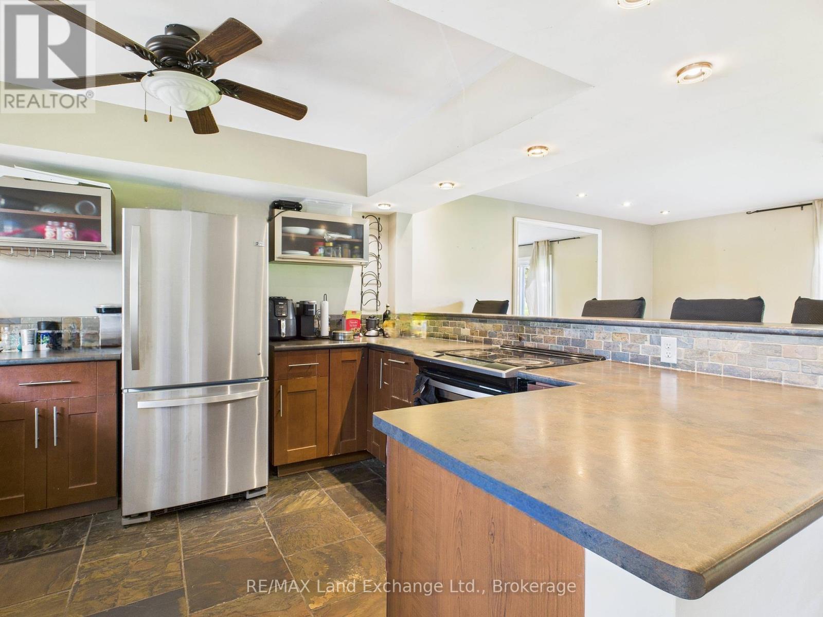 27 - 850 Walsh Street, Kincardine, ON - Indoor Photo Showing Kitchen
