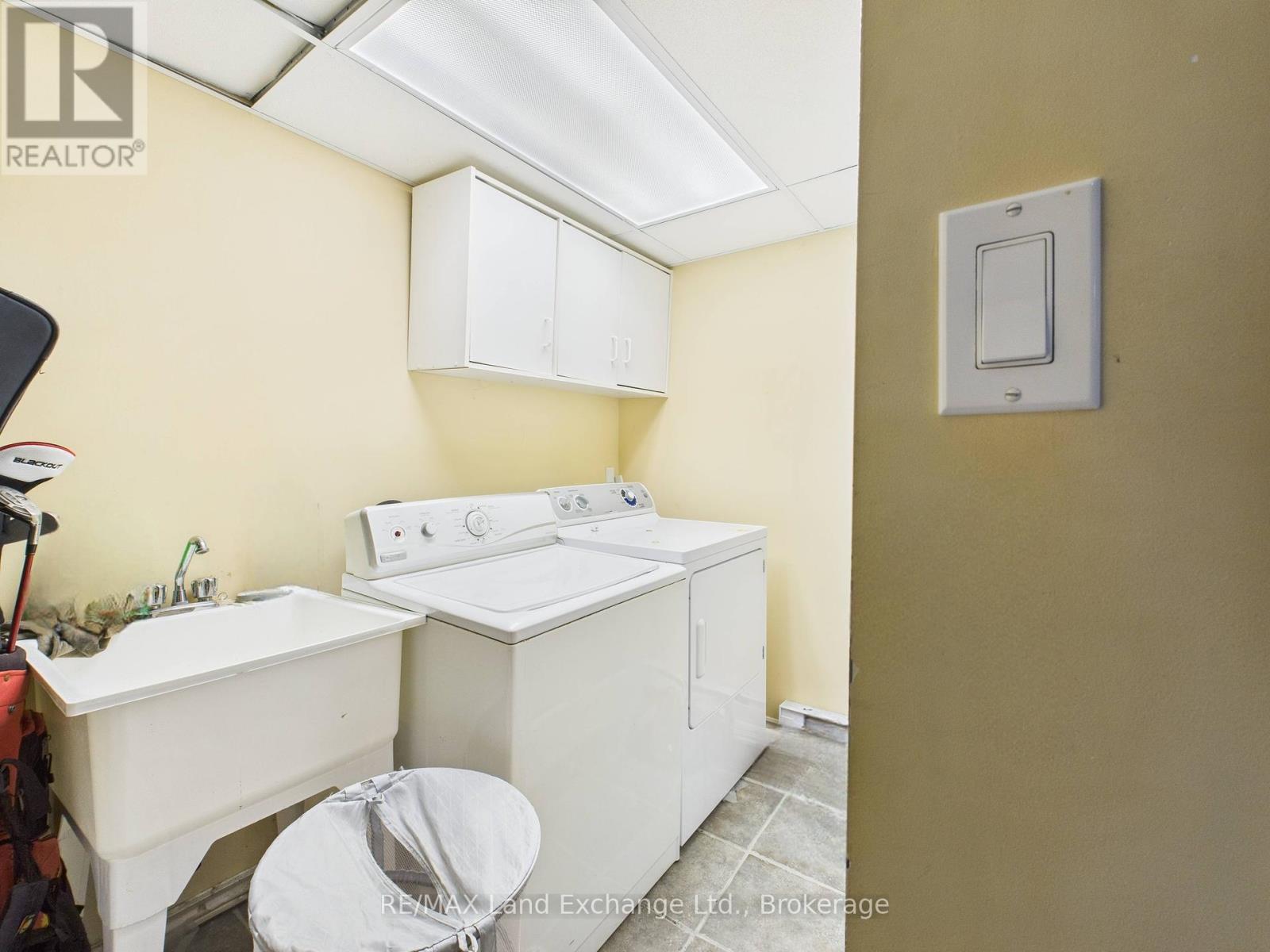 27 - 850 Walsh Street, Kincardine, ON - Indoor Photo Showing Laundry Room