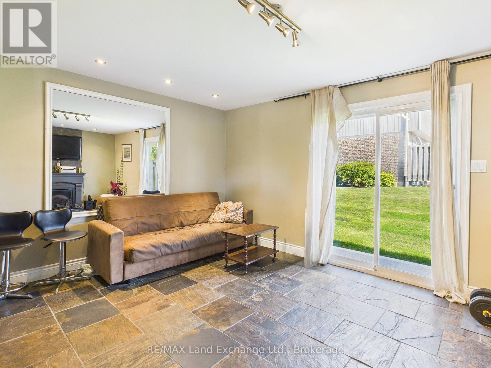 27 - 850 Walsh Street, Kincardine, ON - Indoor