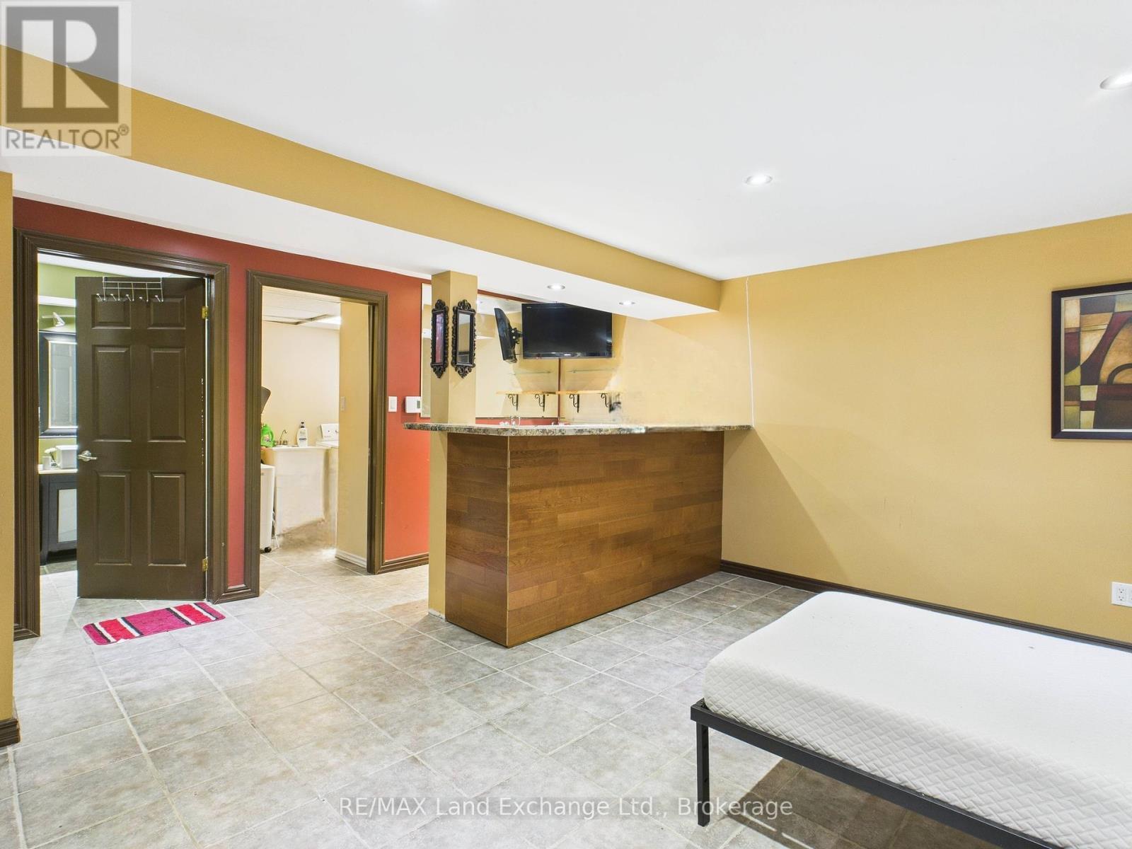 27 - 850 Walsh Street, Kincardine, ON - Indoor Photo Showing Other Room