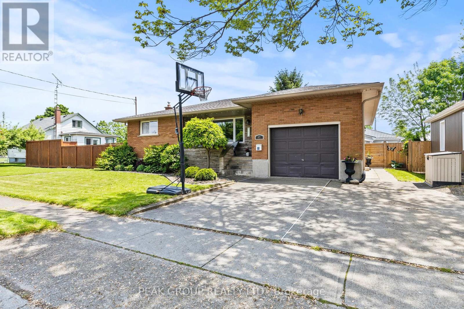 Welcome to 47 David Street! - 47 David Street, Welland (Lincoln/Crowland), ON - Outdoor