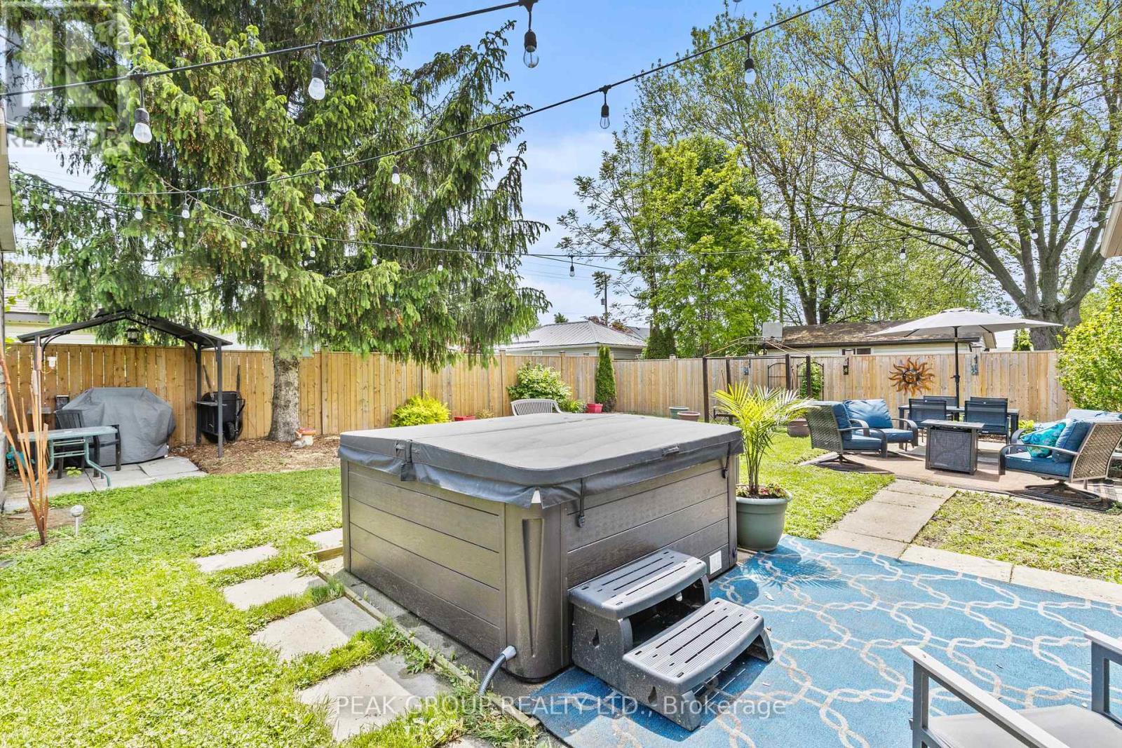 Backyard oasis! - 47 David Street, Welland (Lincoln/Crowland), ON - Outdoor With Deck Patio Veranda With Backyard