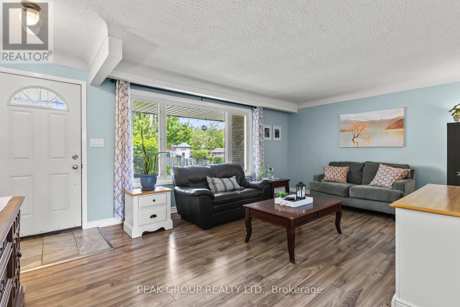 Main floor living room - 47 David Street, Welland (Lincoln/Crowland), ON - Indoor Photo Showing Living Room