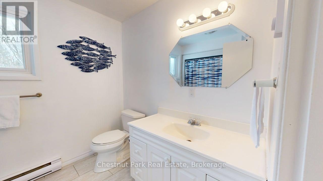 381 High Street, Georgian Bay (Freeman), ON - Indoor Photo Showing Bathroom