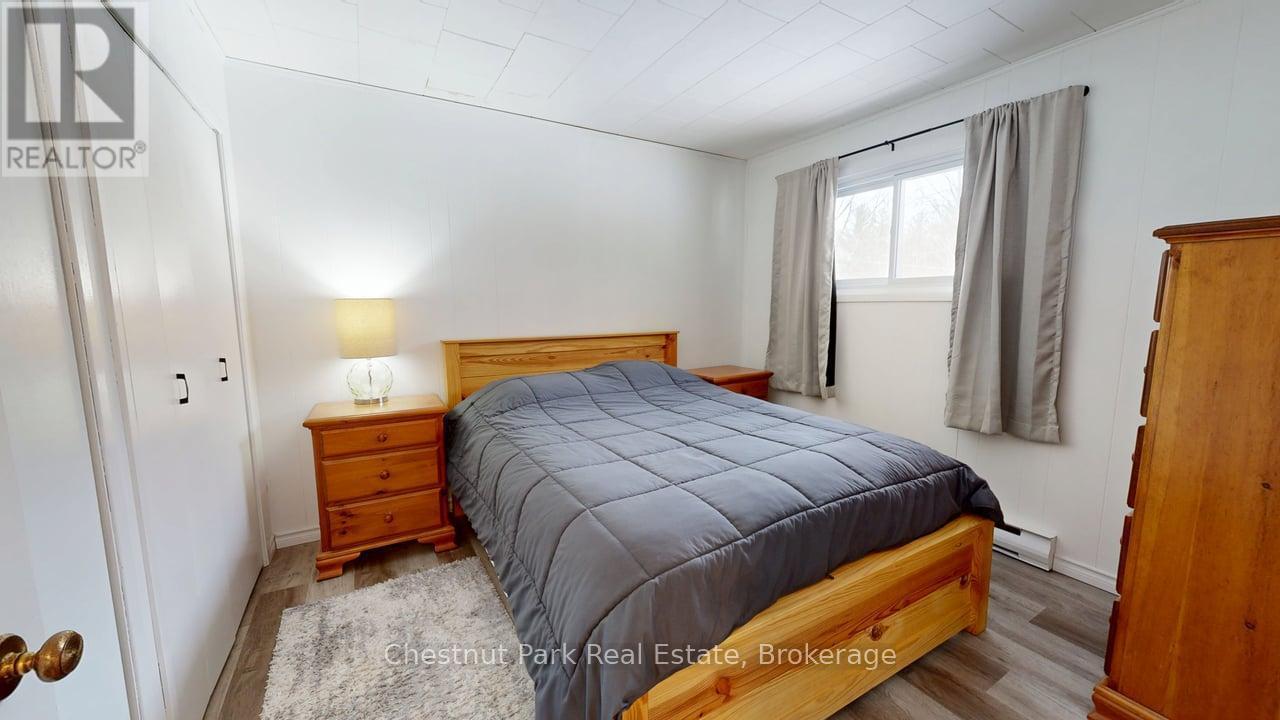 381 High Street, Georgian Bay (Freeman), ON - Indoor Photo Showing Bedroom